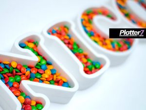 Letras huecas para rellenar con golosinas Plotter7
