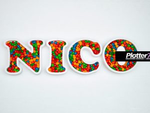 Letras huecas para rellenar con golosinas Plotter7