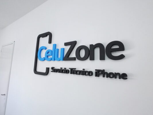 Logo corpóreo en polifan | Plotter7