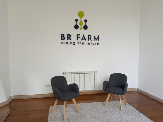 Logo corpóreo en polifan | Plotter7