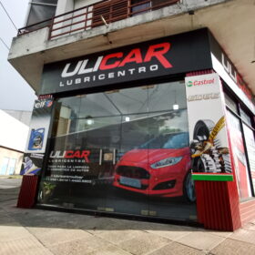 Vidrieras y carteles en vinilo y microperforado | Plotter7