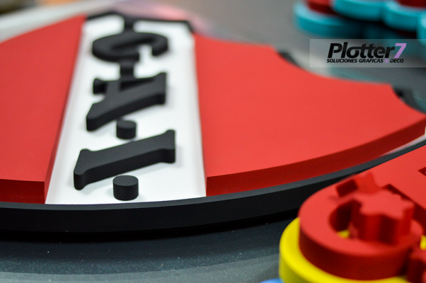 Escudos corpóreos de alta calidad | Plotter7