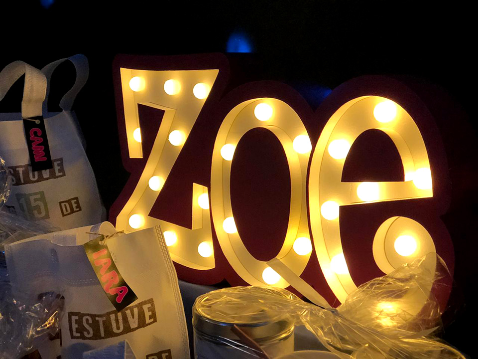 Nombre personalizado con luz led. Especial para eventos.