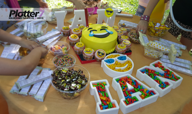 Letras huecas para rellenar con golosinas Plotter7