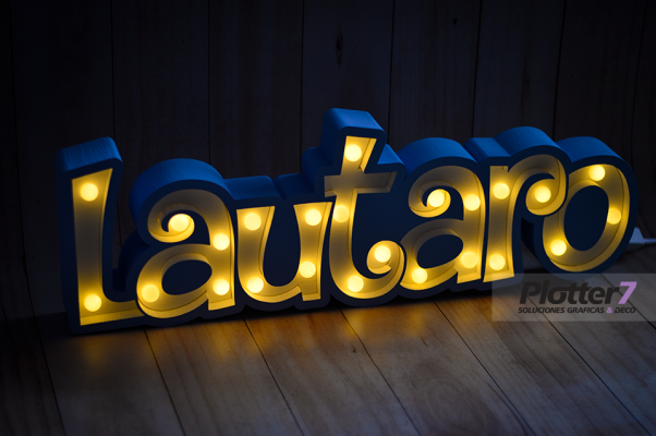 Nombres corpóreos con luces | Plotter7