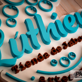 Logotipos Corpóreos con base en varios niveles y espesores | Plotter7