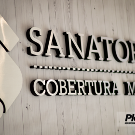 Corpóreos con frente de Metalex | Plotter7