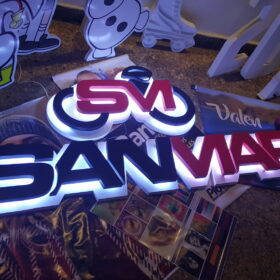 Logos Corpóreos Retroiluminados | Plotter7