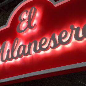 Logos Corpóreos Retroiluminados | Plotter7