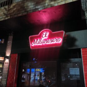 Logos Corpóreos Retroiluminados | Plotter7