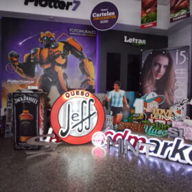 Logos Corpóreos Retroiluminados | Plotter7