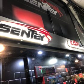 Logos Corpóreos Retroiluminados | Plotter7