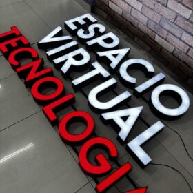 Carteles luminosos con frente de acrílico backlight | Plotter7