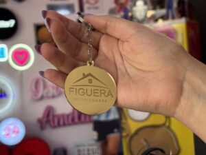 Llaveros grabados en Acrílico espejado | Plotter7