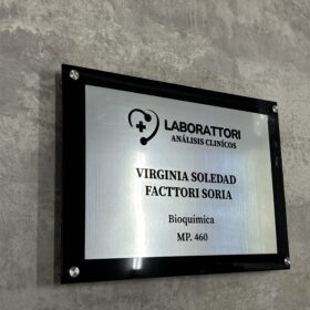 Placa de metalex + acrílico | Plotter7