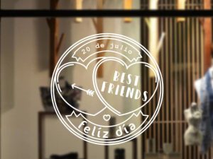 Alternative view of Día del Amigo | Vinilos para vidrieras | Tamaño Mediano