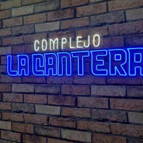 Neonled personalizado | Letrero luminoso | Plotter7