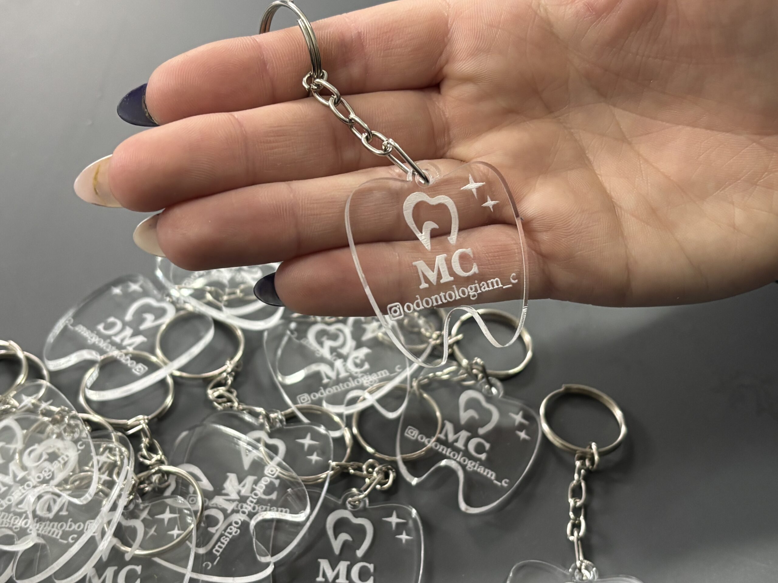 Llaveros grabados en Acrílico | Plotter7