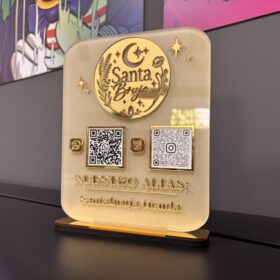 Exhibidor Acrílico Personalizado de QR para Redes | Plotter7