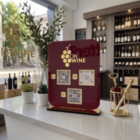 Exhibidor Acrílico Personalizado de QR para Redes | Plotter7